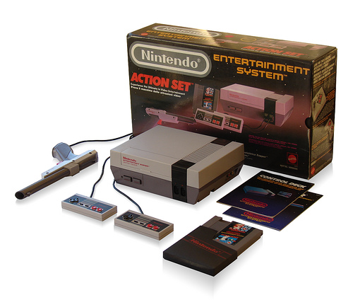 Console Nintendo Nes Gris + 2 Manettes + Jeux Super Mario Bros + Duck Hunt + Pistolet