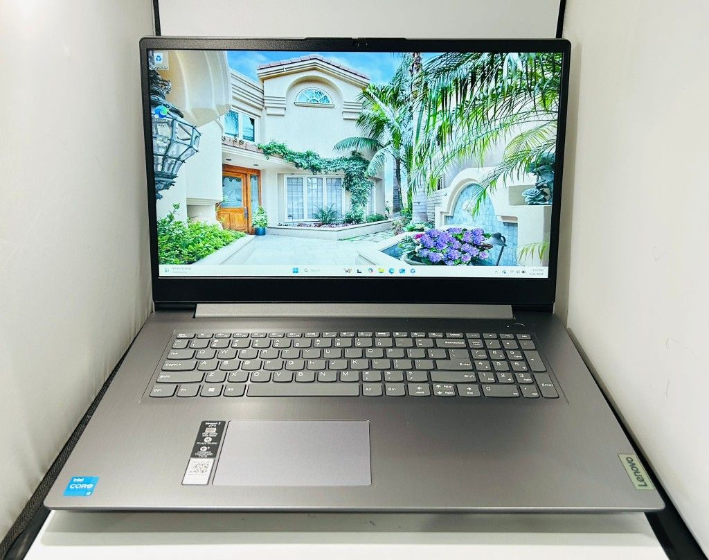 Ordinateurs Portables Lenovo 82H9 I3 20 Go Ram 512Go SSD 17.3"