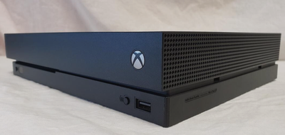 Console Microsoft Microsoft Xbox One X Noir 1To + 1 Manette Noir 1To + 1 Manette